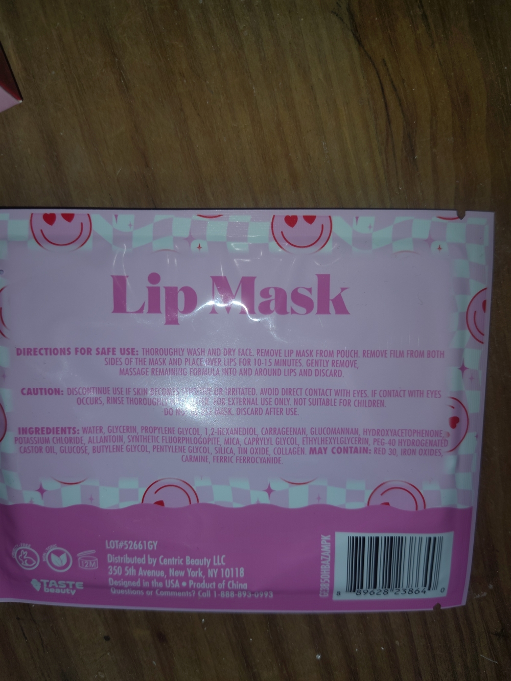 Hello Kitty Sweethearts Lip Balm & Hydrating Masks - Pink/Red - Picture 8 of 9